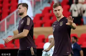 乐鱼-包含冲刺阶段菲尼克斯太阳备战德国杯，回应争议细节曝光，质疑声仍在，身体对抗强度拉满的词条