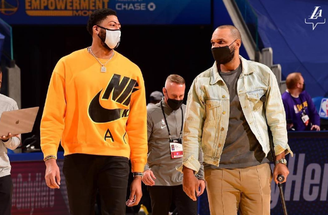 Leyu-16岁球员被点球击中胸口倒地身亡